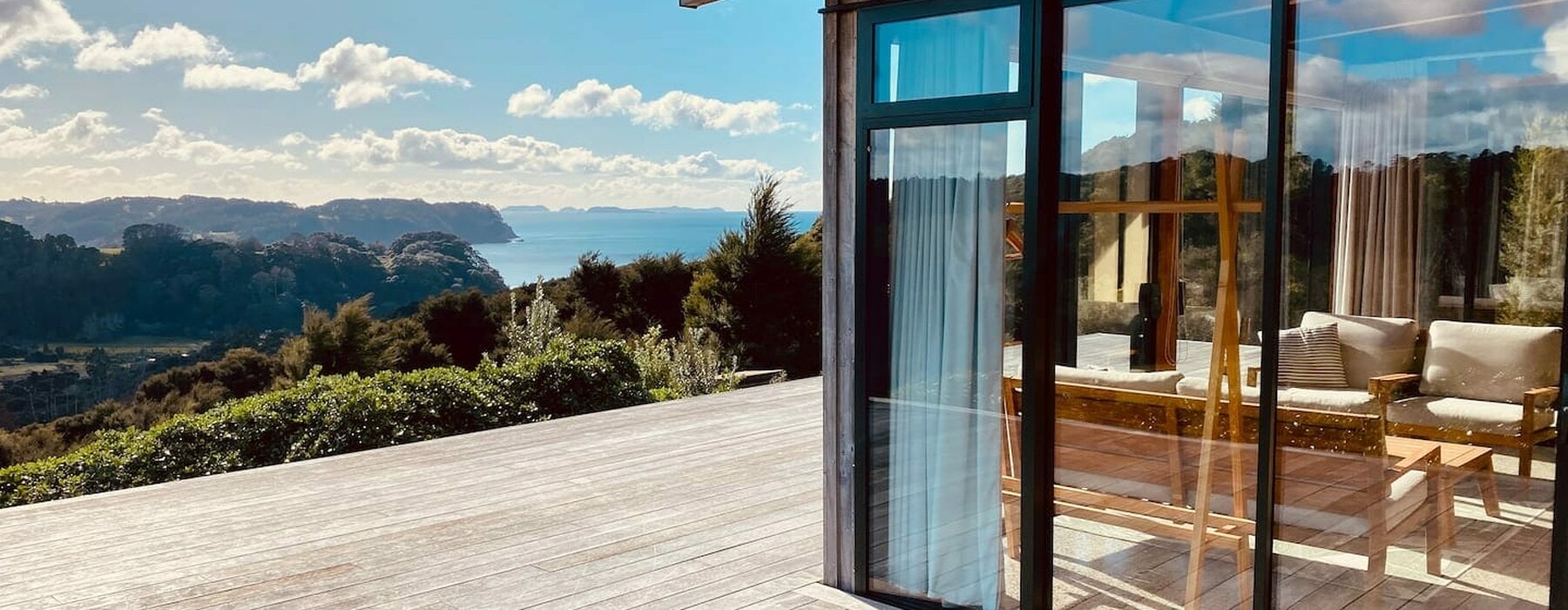 best-airbnbs-nz-hot-water-beach-woman-magazine